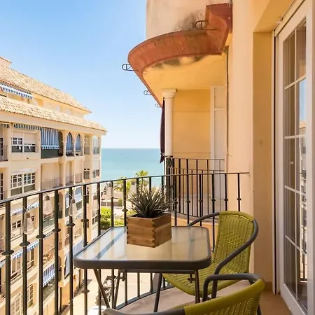 Coastal Chic Centro Apartment