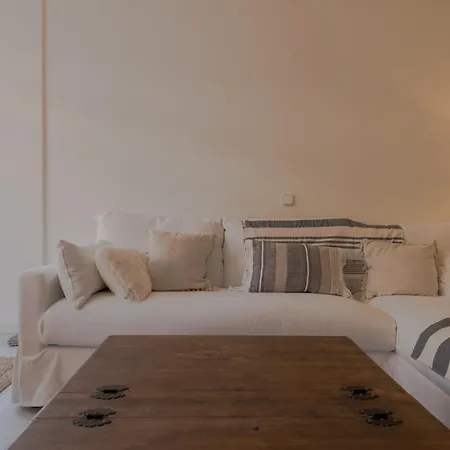 Coastal Chic Centro Apartment *