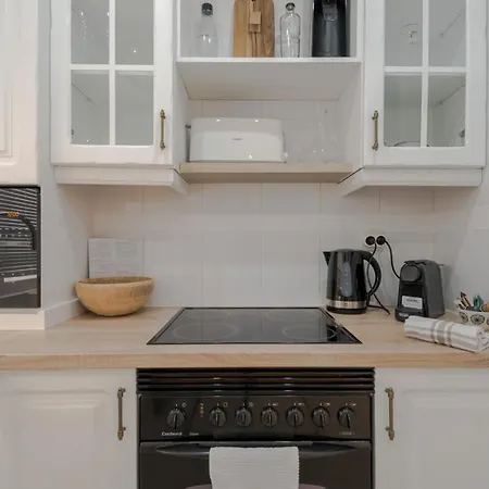 Coastal Chic Centro Apartment *