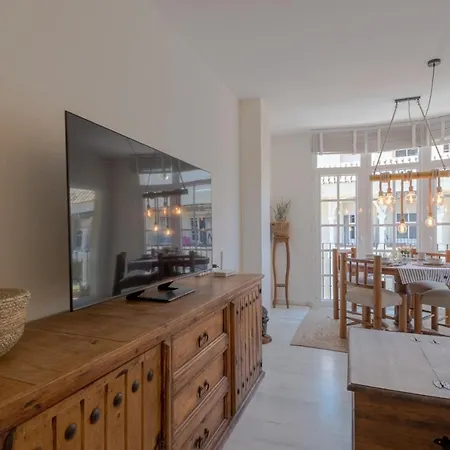 Coastal Chic Centro Apartment Estepona
